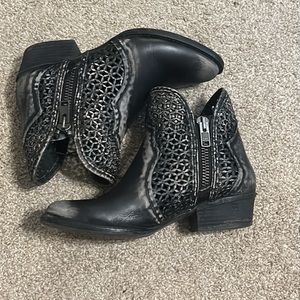 CORRAL BOOTS 🌵✨